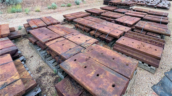 Used Rexnord Rubber Liners For 13'6" X 20' (4.1m X 6.1m) Rod Mill)